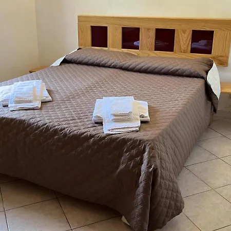 度假居 Il Giardino Della Falena 法维尼亚纳